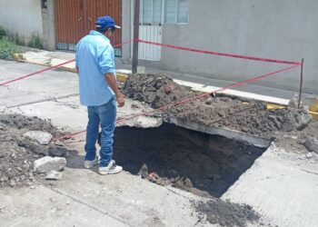 La Comisión de Agua Potable y Alcantarillado del Municipio de Huamantla (CAPAMH) realiza maniobras de reparación en la comunidad de San Sebastián.