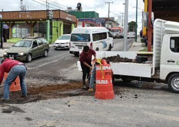 CAPAMH atiende oportunamente fuga de agua en calle Narciso Mendoza