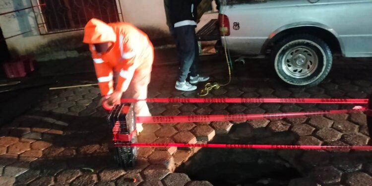Autoridades de Huamantla atienden hundimiento de terreno en la colonia Tierra y Libertad