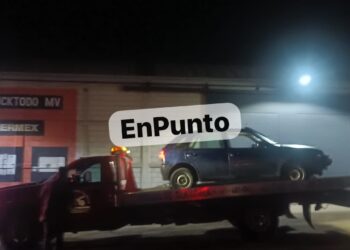 Chocan y abandonan vehículo en la México – Veracruz en Huamantla.