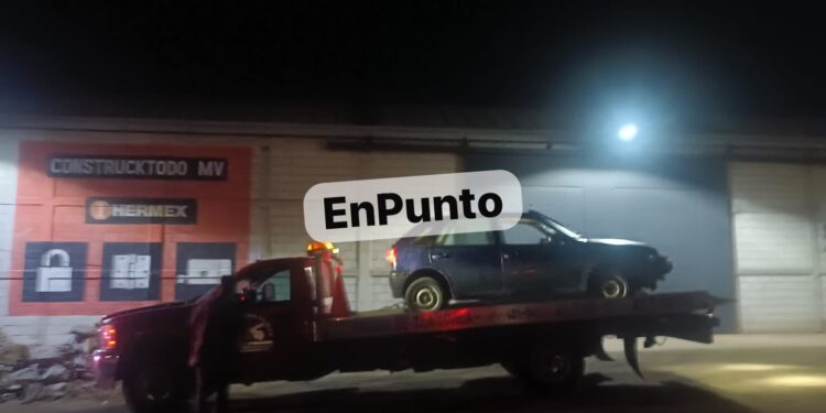 Chocan y abandonan vehículo en la México – Veracruz en Huamantla.