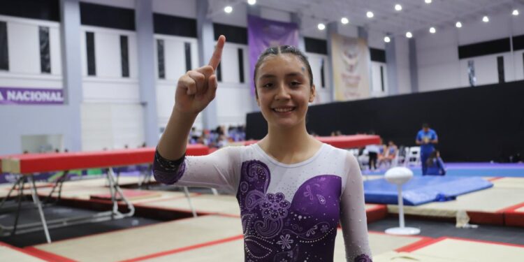 Es un deporte que disfruto cada vez que estoy en el aire: Frida Vanessa, gimnasta de trampolín
