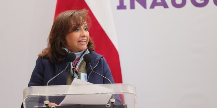 Inaugura gobernadora planta checa en Atltzayanca