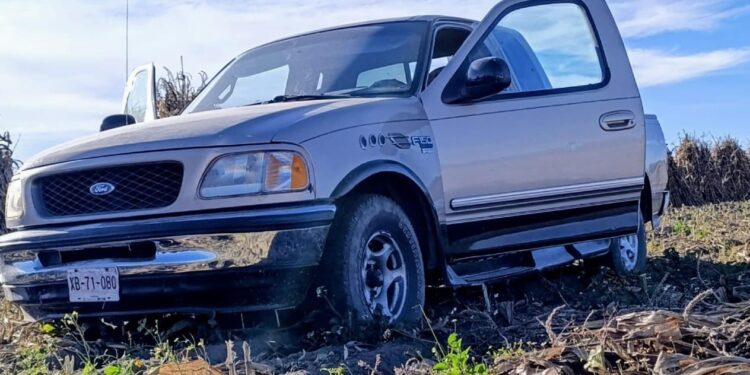 Durante la madrugada de este jueves roban camioneta en Francisco Villa Tecoac en Huamantla. 