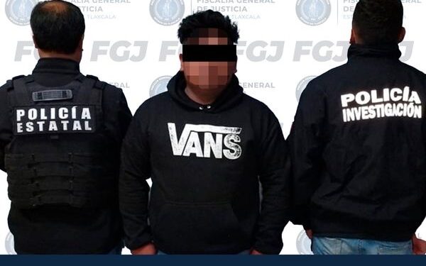 Detiene FGJE a hombre y asegura motocicleta con reporte de robo