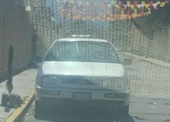 Roban vehículo en Francisco Tecoac, Huamantla. 