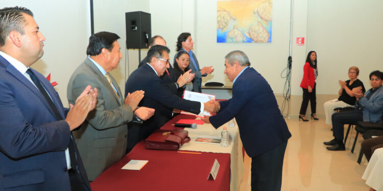 Clausura Rector de la UATx 𝐒𝐞𝐦𝐢𝐧𝐚𝐫𝐢𝐨 𝐝𝐞 𝐅𝐨𝐫𝐦𝐚𝐜𝐢𝐨́𝐧 𝐩𝐚𝐫𝐚 𝐂𝐨𝐨𝐫𝐝𝐢𝐧𝐚𝐝𝐨𝐫𝐞𝐬 𝐝𝐞 𝐏𝐫𝐨𝐠𝐫𝐚𝐦𝐚𝐬 𝐀𝐜𝐚𝐝𝐞́𝐦𝐢𝐜𝐨𝐬