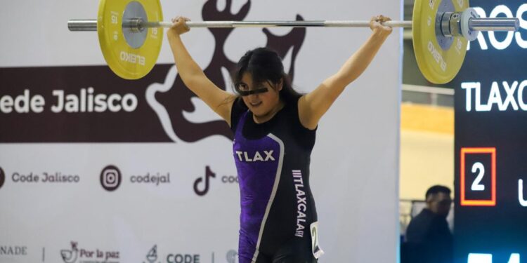Rosella Maylen Sánchez destaca en halterofilia durante olimpiada nacional CONADE 2025