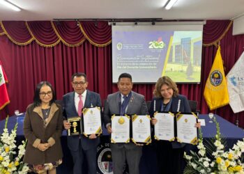 Reconocen en Perú la visión académica del Rector de la UATx
