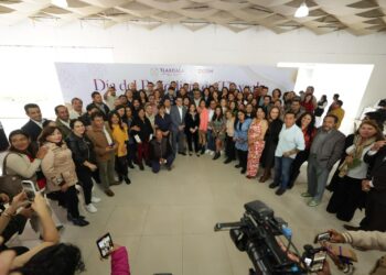 Lorena Cuéllar destaca labor periodística como puente entre el gobierno y el alma del pueblo