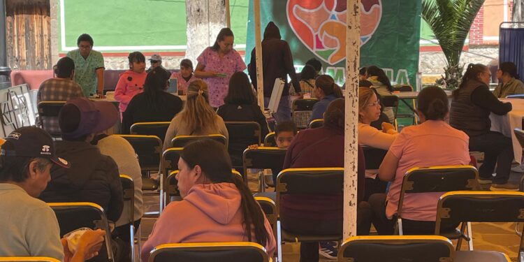 Con éxito llega la caravana de la salud a San Lucas, Huamantla. 