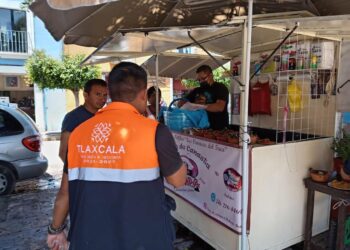 Despliega COEPRIST brigadas de fomento sanitario tras lluvias en la capital