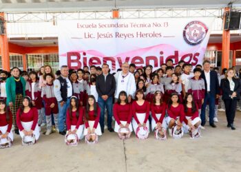 Autoridades educativas inauguran obras en escuelas de Papalotla y Xicohtzinco