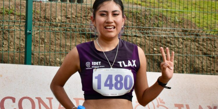 Debuta María Guadalupe Pluma con medalla de bronce en los 10 mil metros marcha de la olimpiada nacional