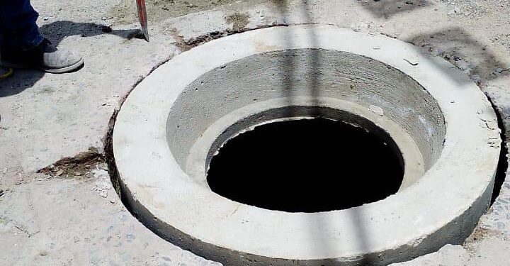 CAPAMH sustituye brocal y tapa en San Lucas, Huamantla