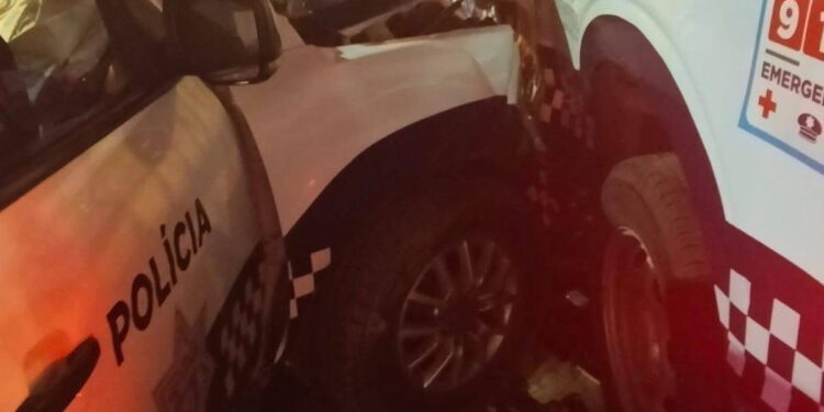 5 policías se recuperan de choque en Huamantla. 