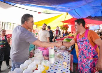 SOSTIENE ALCALDE ALFONSO SÁNCHEZ GARCÍA DIÁLOGO EMOTIVO Y DIRECTO CON COMERCIANTES DEL MERCADO DE LA JOYA