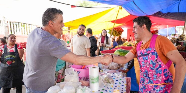 SOSTIENE ALCALDE ALFONSO SÁNCHEZ GARCÍA DIÁLOGO EMOTIVO Y DIRECTO CON COMERCIANTES DEL MERCADO DE LA JOYA