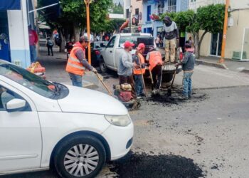 REINICIA EL AYUNTAMIENTO DE TLAXCALA PROGRAMA DE BACHEO EN ZONAS DE ALTA MOVILIDAD