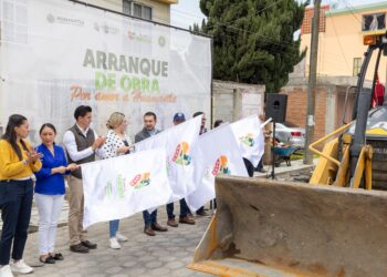 CHAVA SANTOS DA BANDERAZO DE ARRANQUE DE OBRAS EN COMUNIDADES