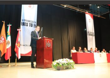 Impulsa la UATx nuevas trayectorias profesionales con el egreso de estudiantes en Ciencias Económico Administrativas