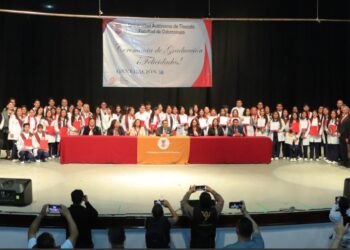 Preside Rector graduación de nuevos cirujanos dentistas comprometidos con el bienestar y la salud bucal