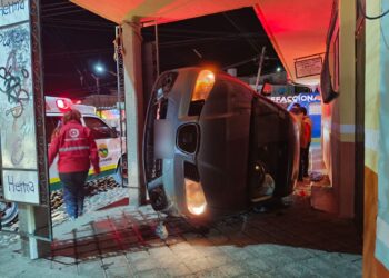 Atiende Dirección de Seguridad Pública y Protección Civil accidente vehicular en Prolongación Hidalgo