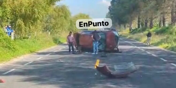 Aparatoso 4ccid3nt3 en carretera Huamantla-San Martín Notario deja al menos dos lesionados
