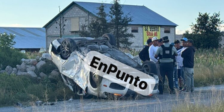 Un lesionado deja volcadura en Huamantla.