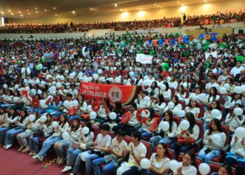 Da Rector bienvenida a estudiantes de nuevo ingreso a la UATx
