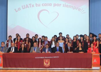 Concluye su formación nueva generación de abogados en la UATx