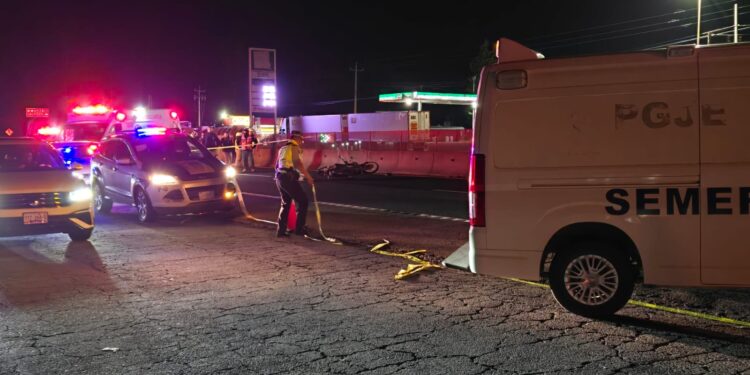 Motociclista mu3r3 en Xaloztoc tras ser atr0p3ll4d0; el responsable huye