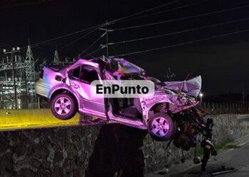 Un herido deja choque entre un tráiler y vehículo en Huamantla.