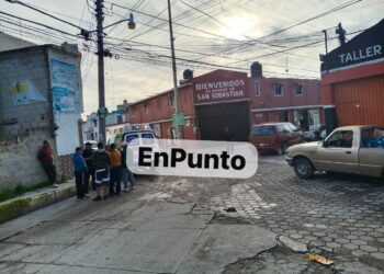 Choque entre una camioneta y una motocicleta deja dos lesionados en Huamantla.