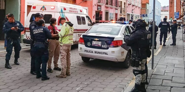 Atiende policía municipal reporte de detonaciones de arma de fuego en calle Miguel N. Lira