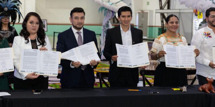 Huamantla fortalece lazos de colaboración con cuatro municipios hermanos en una histórica firma de hermanamiento