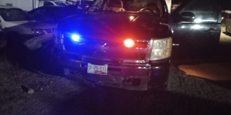 Asegura Policía Municipal a sujeto que circulaba en vehículo con luces y sonido tipo patrulla