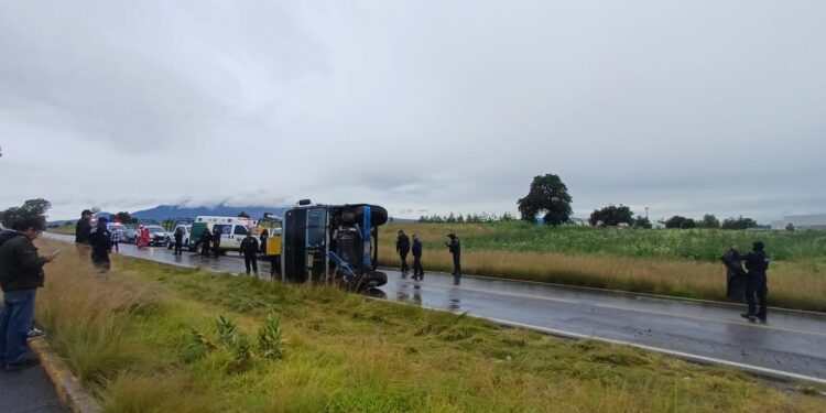 La Dirección de Seguridad Pública, Tránsito y Protección Civil, informa que este miércoles se brindó atención inmediata a un incidente registrado sobre la carretera que conduce a la comunidad de Benito Juárez.
