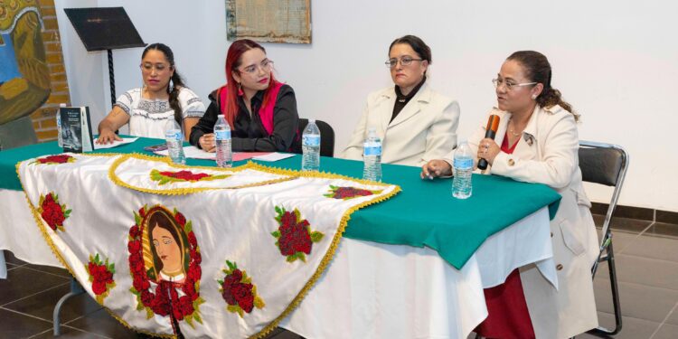 El Gobierno Municipal de Huamantla, a través de la Coordinación de Desarrollo Taurino, realizó el conversatorio taurino “La Mujer Ante los Retos de la Fiesta Actual”, un encuentro que reunió a reconocidas personalidades para reflexionar sobre el papel y los desafíos de la mujer en la fiesta brava contemporánea.