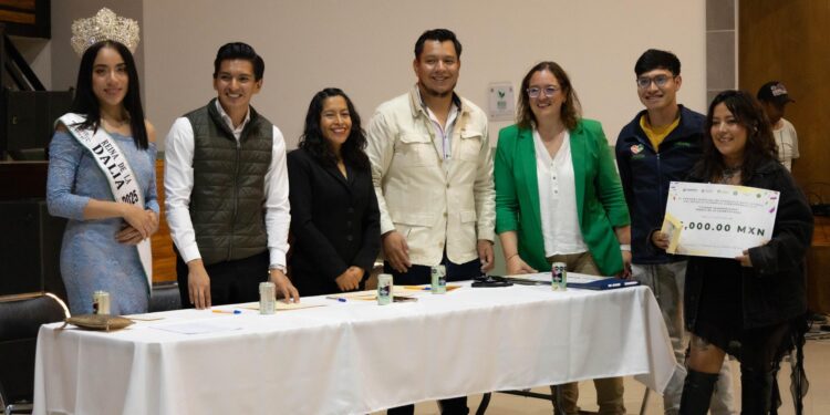 Reconocen a la juventud de Huamantla con el Premio “Líderes Huamantlecos 2025”