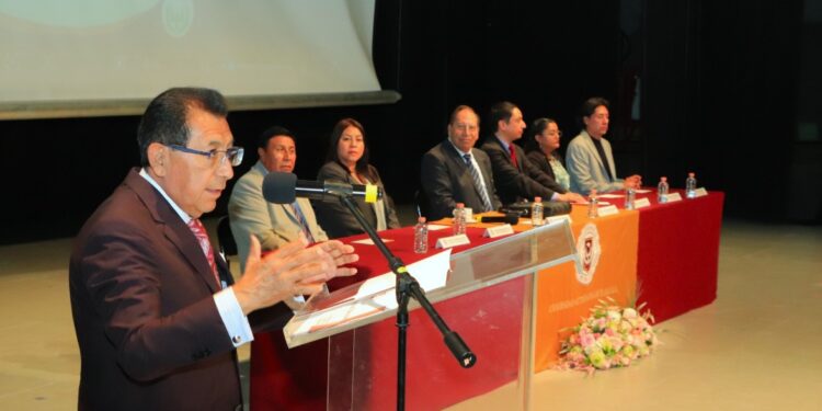 Con la ponencia magistral 𝐃𝐞𝐫𝐞𝐜𝐡𝐨𝐬 𝐡𝐮𝐦𝐚𝐧𝐨𝐬 𝐲 𝐛𝐢𝐨𝐞́𝐭𝐢𝐜𝐚: 𝐮𝐧𝐚 𝐯𝐢𝐬𝐢𝐨́𝐧 𝐝𝐞𝐬𝐝𝐞 𝐥𝐚 𝐮𝐧𝐢𝐯𝐞𝐫𝐬𝐢𝐝𝐚𝐝