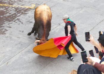 Huamantla recupera la esencia de su tradicional Huamantlada con respeto, orden y gran participación ciudadana