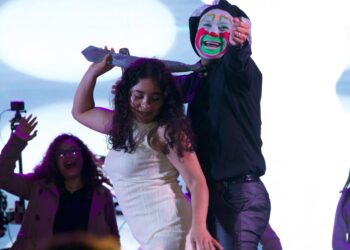 RISAS Y DIVERSIÓN DURANTE LA PRESENTACIÓN DE BRINCOS DIERAS EN HUAMANTLA