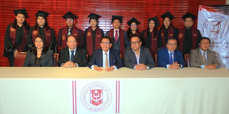 Avanza la UATx en su misión con el egreso de nuevos profesionistas en Administración y Psicología