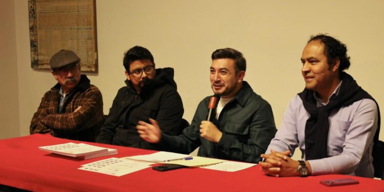 SALVADOR SANTOS ENTREGA RECONOCIMIENTOS A VOLUNTARIOS Y ORGANIZADORES DE LA HUAMANTLADA