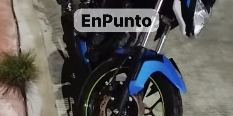 A punta de pist0l4 r0b4n motocicleta en Cuapiaxtla.
