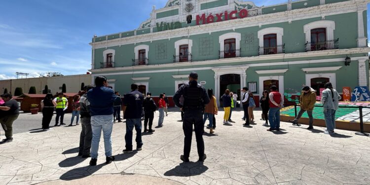 En tiempo y forma se evacuó en tiempo establecido el segundo simulacro nacional en la explanada del municipio de Huamantla.