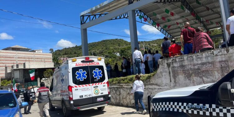 Atención a personas lesionadas por pirotecnia en Panotla