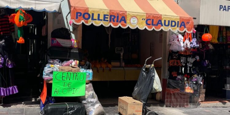 Organizan comerciantes huamantlecos colecta de víveres para personas damnificadas.