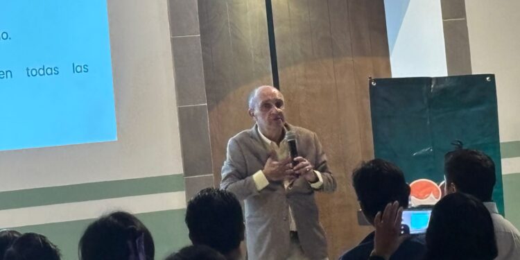 Con éxito realizan conferencia sobre el bullying en Huamantla.